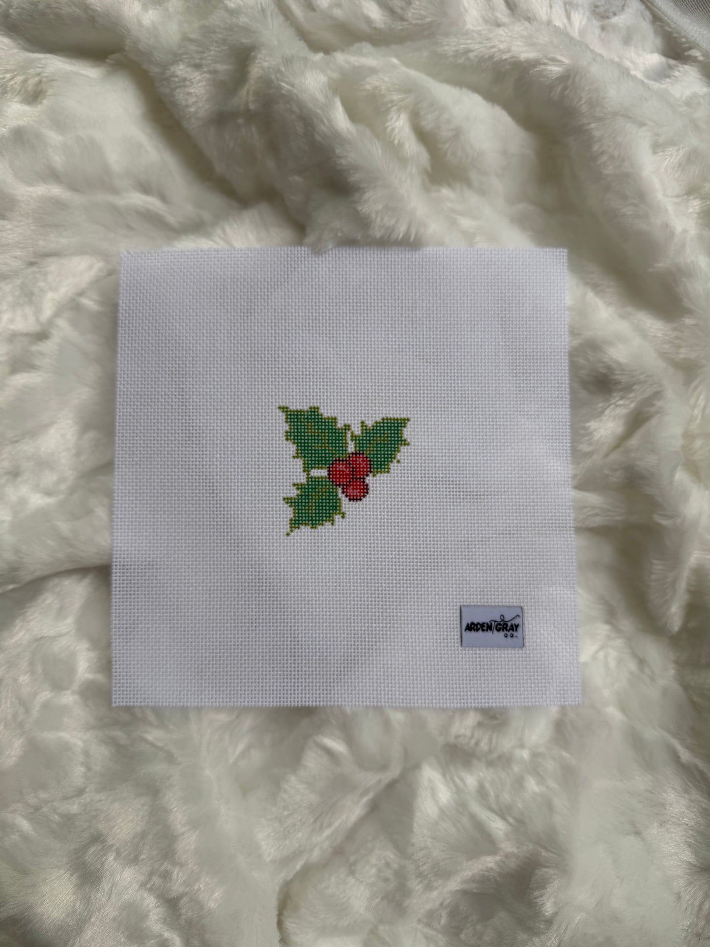 Holly Mini