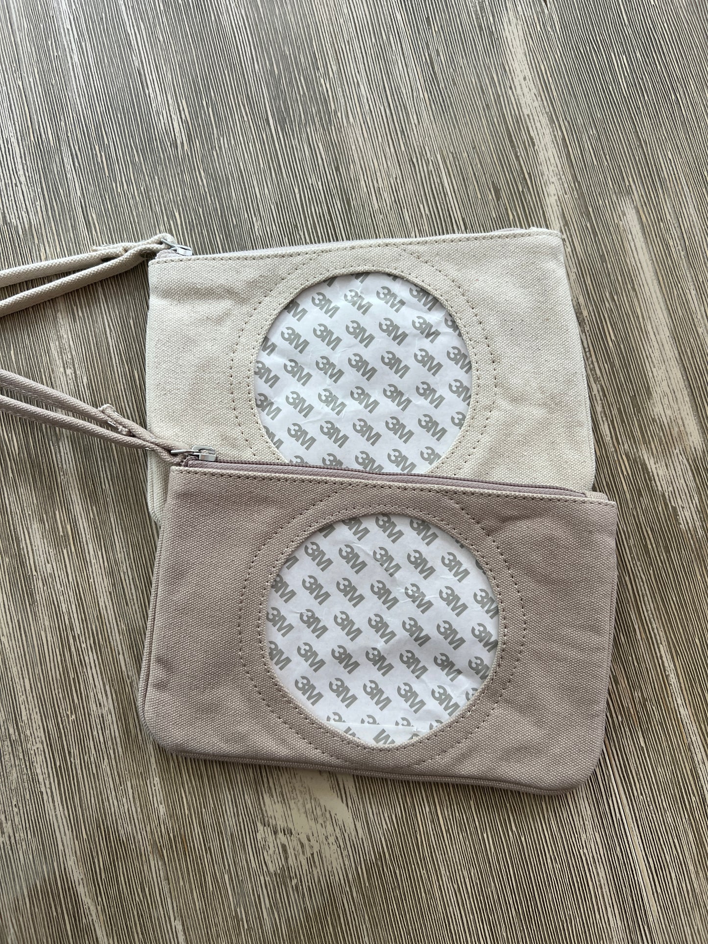 Self-finishing canvas clutch
